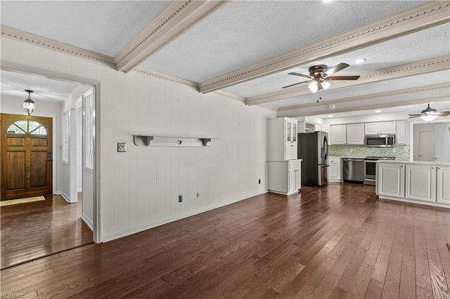 5917 Woodhaven CT, Virginia Beach, VA 23464