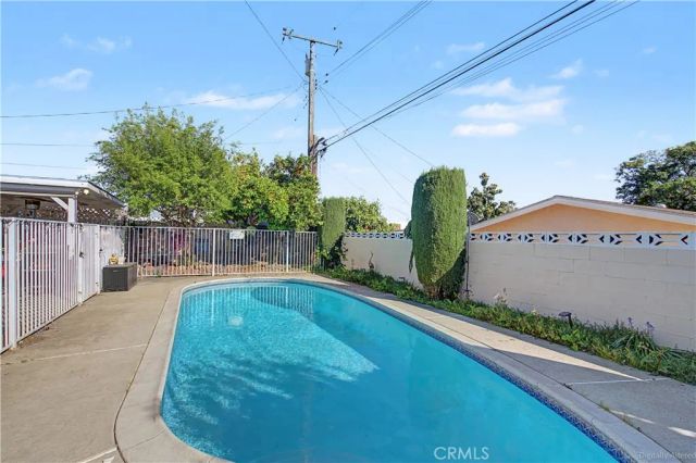 1710 E Mckinley Avenue, Pomona, CA 91767