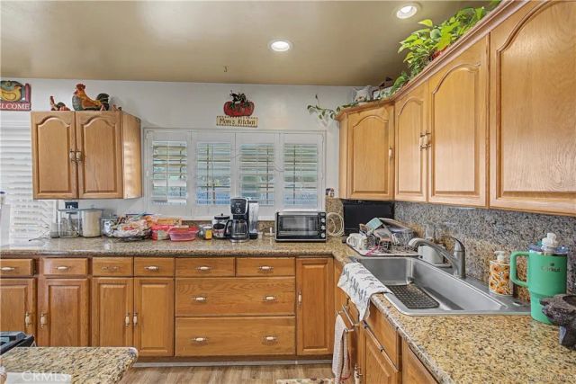 1710 E Mckinley Avenue, Pomona, CA 91767