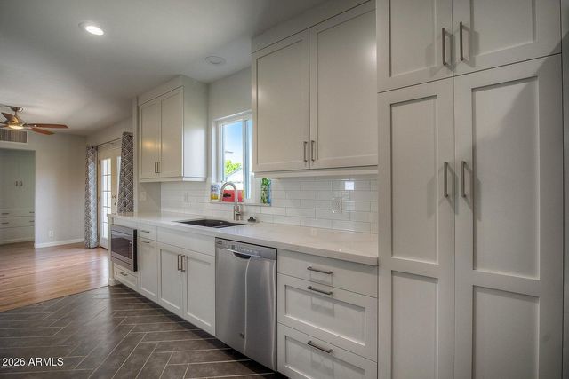 1526 W WINDSOR Avenue, Phoenix, AZ 85007