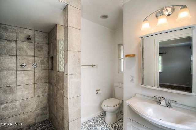 1526 W WINDSOR Avenue, Phoenix, AZ 85007