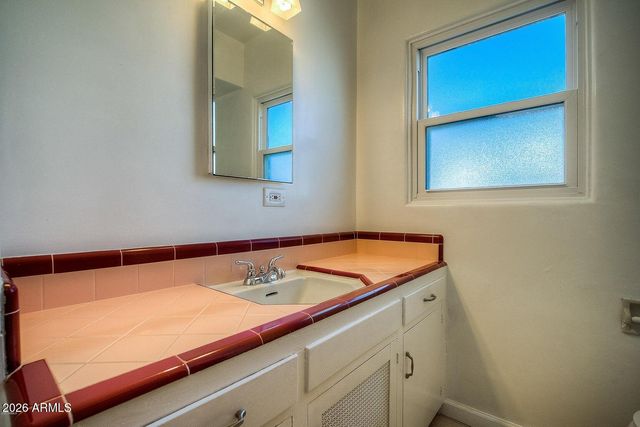 1526 W WINDSOR Avenue, Phoenix, AZ 85007