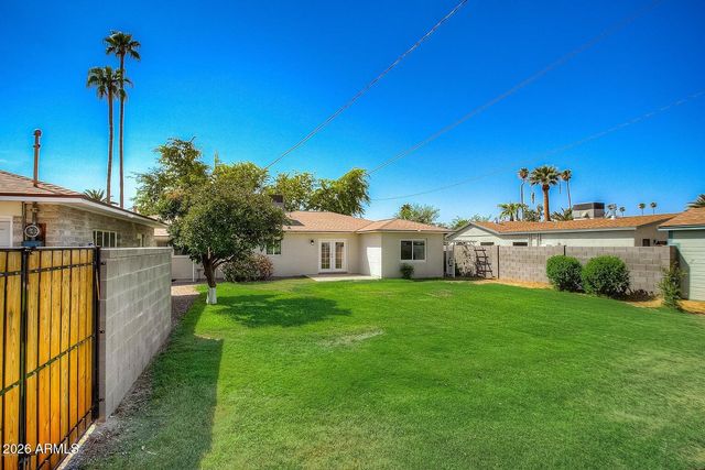1526 W WINDSOR Avenue, Phoenix, AZ 85007