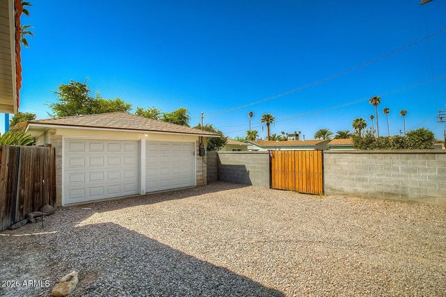 1526 W WINDSOR Avenue, Phoenix, AZ 85007