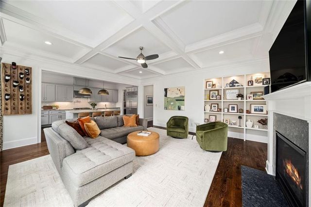 383 Peachtree Avenue NE, Atlanta, GA 30305