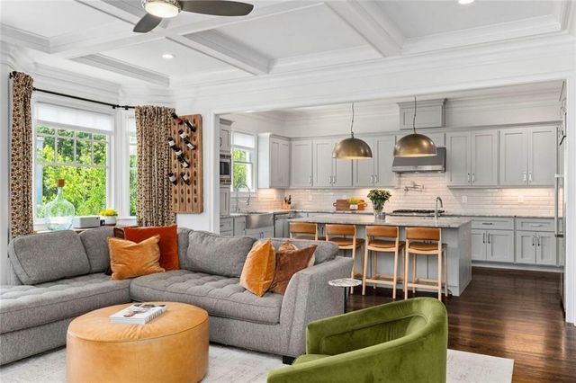 383 Peachtree Avenue NE, Atlanta, GA 30305