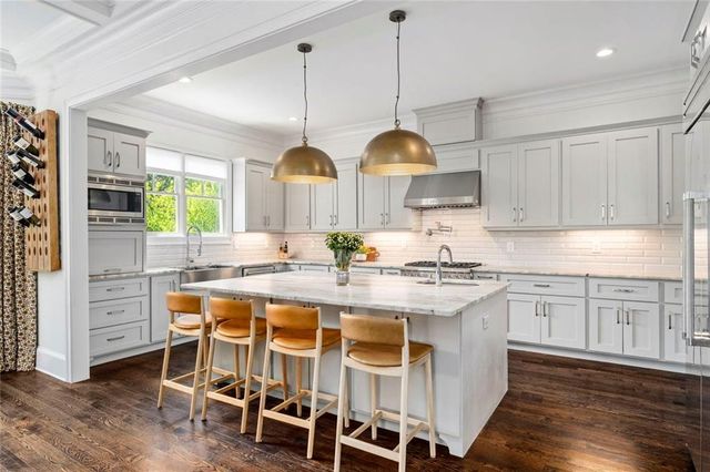 383 Peachtree Avenue NE, Atlanta, GA 30305