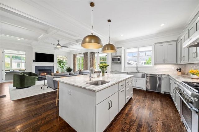 383 Peachtree Avenue NE, Atlanta, GA 30305