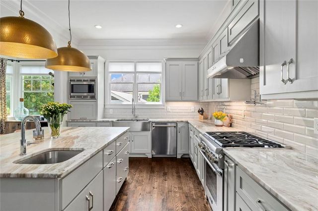 383 Peachtree Avenue NE, Atlanta, GA 30305