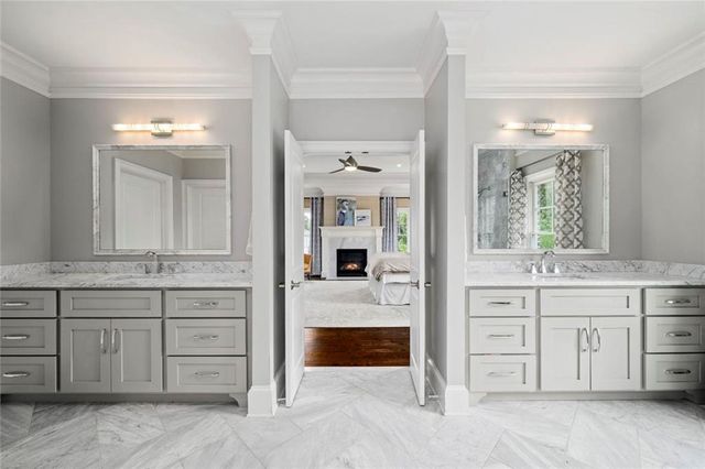 383 Peachtree Avenue NE, Atlanta, GA 30305