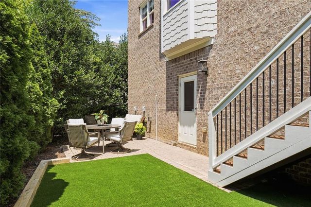 383 Peachtree Avenue NE, Atlanta, GA 30305