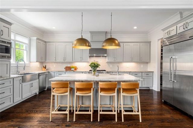 383 Peachtree Avenue NE, Atlanta, GA 30305
