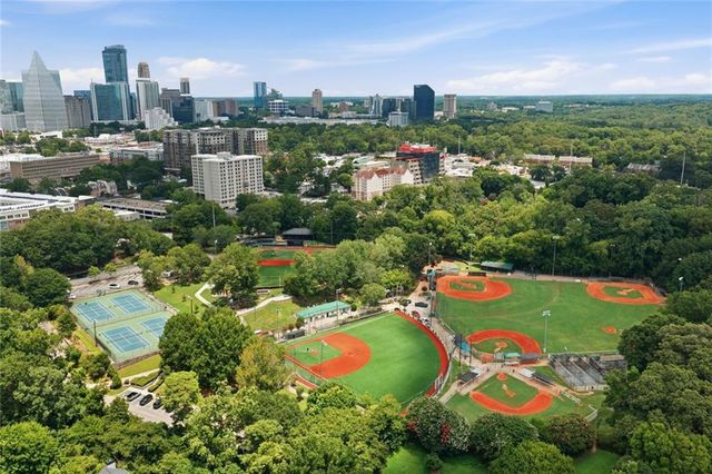 383 Peachtree Avenue NE, Atlanta, GA 30305