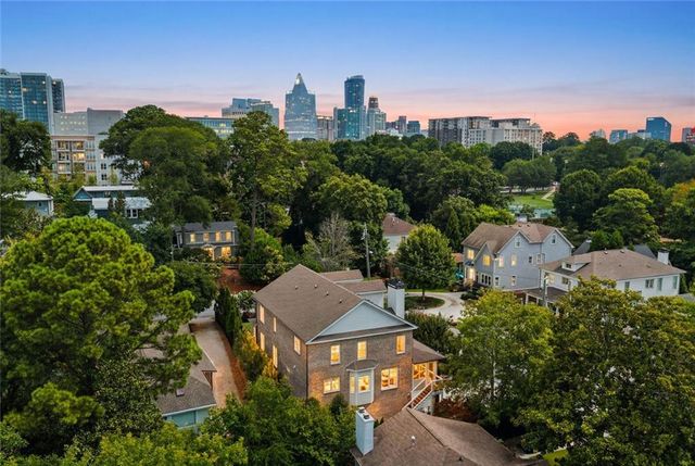 383 Peachtree Avenue NE, Atlanta, GA 30305