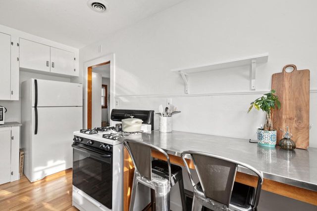 1820 E Cora AVENUE #1814, Saint Francis, WI 53235