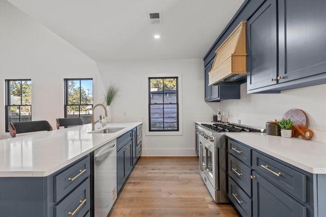 10 Magnolia Avenue, Charleston, SC 29403