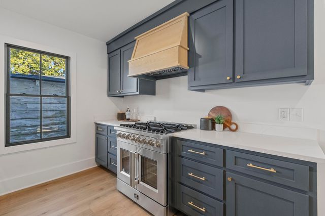 10 Magnolia Avenue, Charleston, SC 29403