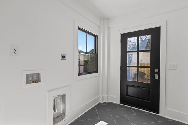 10 Magnolia Avenue, Charleston, SC 29403