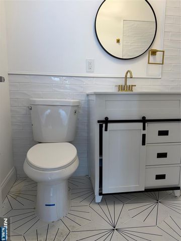 771 5th Street, Lyndhurst, NJ 07071