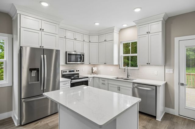 3505 Brookstone Dr, Cookeville, TN 38506