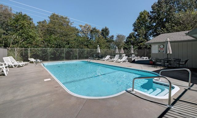 117 Country Bluff Drive, Branson, MO 65616