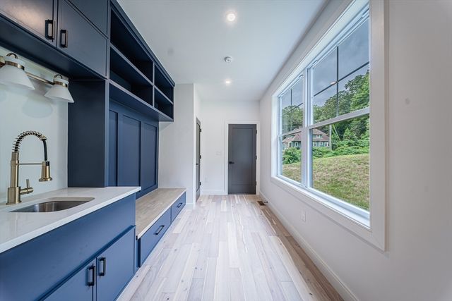 2 Spring Meadow Dr, Southborough, MA 01772