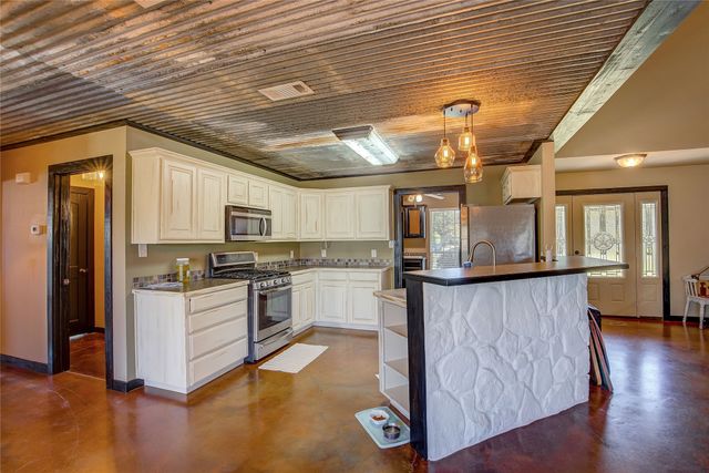 143 Rs County Road 1412, Point, TX 75472