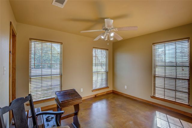 143 Rs County Road 1412, Point, TX 75472
