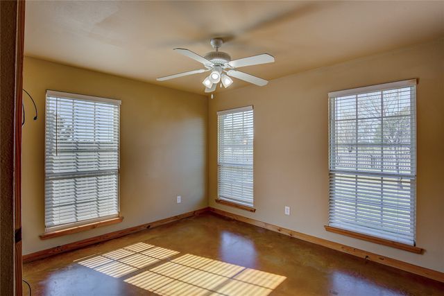 143 Rs County Road 1412, Point, TX 75472
