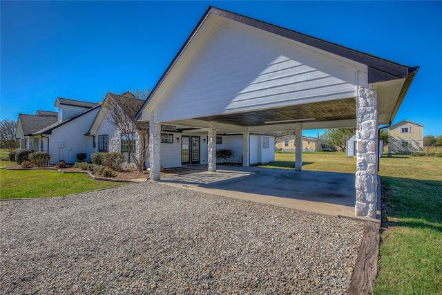 143 Rs County Road 1412, Point, TX 75472