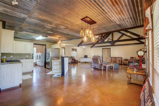 143 Rs County Road 1412, Point, TX 75472