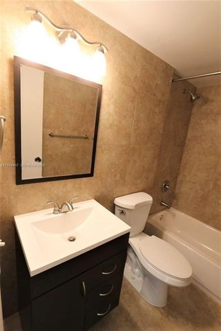 1878 NE 46th St C2, Fort Lauderdale, FL 33308