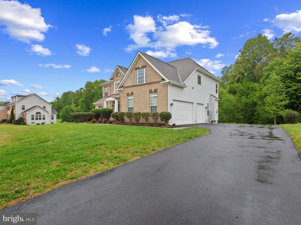 Image 3 of property listing at 13203 ARYA DR, Brandywine, MD 20613