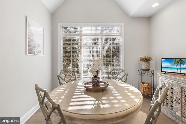 211 SHORELINE DR, Berwyn, PA 19312