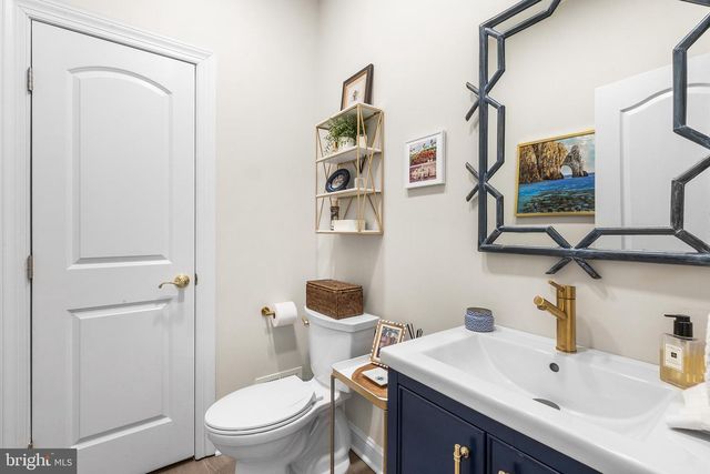 211 SHORELINE DR, Berwyn, PA 19312