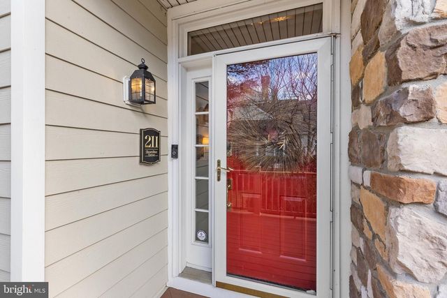 211 SHORELINE DR, Berwyn, PA 19312