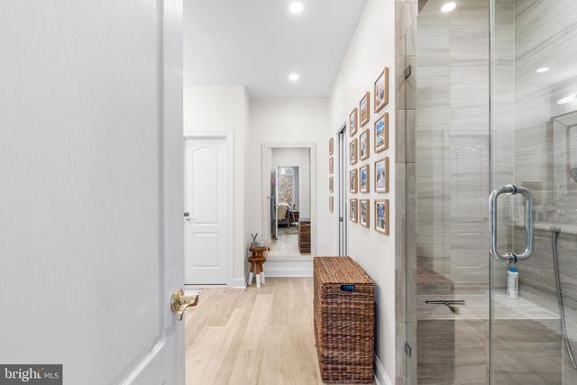 211 SHORELINE DR, Berwyn, PA 19312