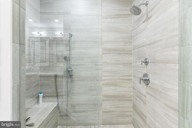 211 SHORELINE DR, Berwyn, PA 19312