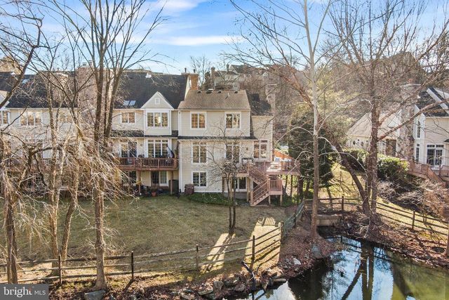 211 SHORELINE DR, Berwyn, PA 19312