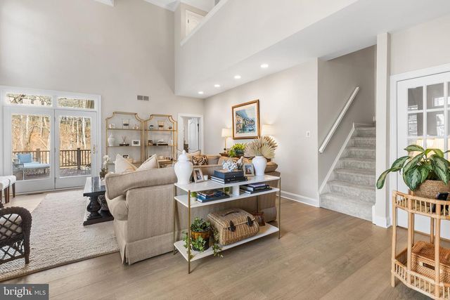 211 SHORELINE DR, Berwyn, PA 19312