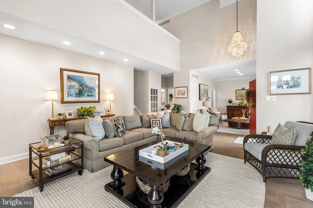 211 SHORELINE DR, Berwyn, PA 19312