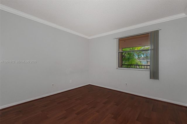 714 NW 103rd Ter 202, Pembroke Pines, FL 33026