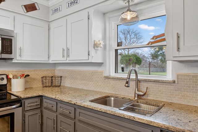 1812 Long Creek Court, Granbury, TX 76049