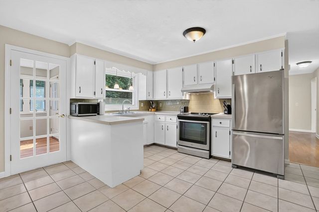 11 Juniper Hill Rd, Ware, MA 01082