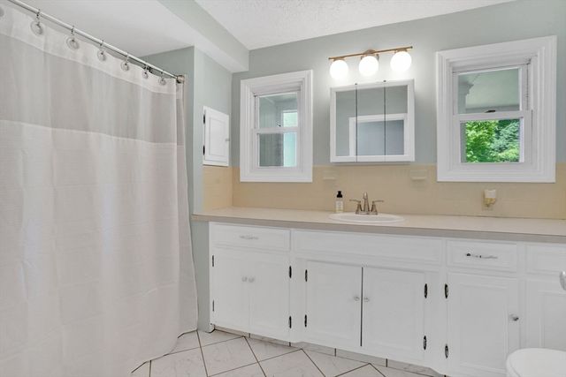 11 Juniper Hill Rd, Ware, MA 01082