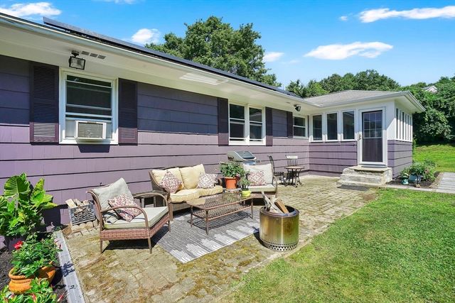 11 Juniper Hill Rd, Ware, MA 01082