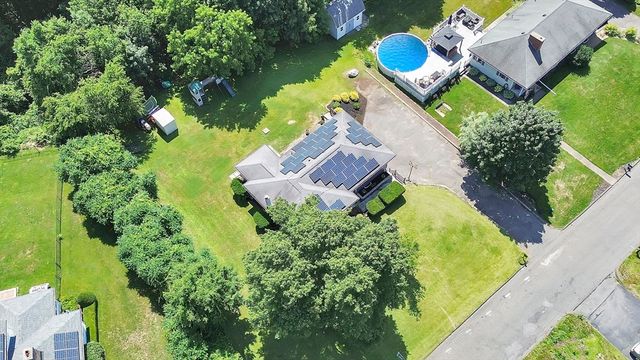 11 Juniper Hill Rd, Ware, MA 01082