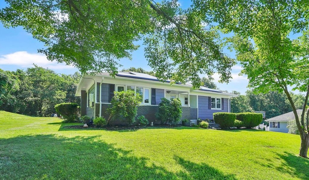 11 Juniper Hill Rd, Ware, MA 01082