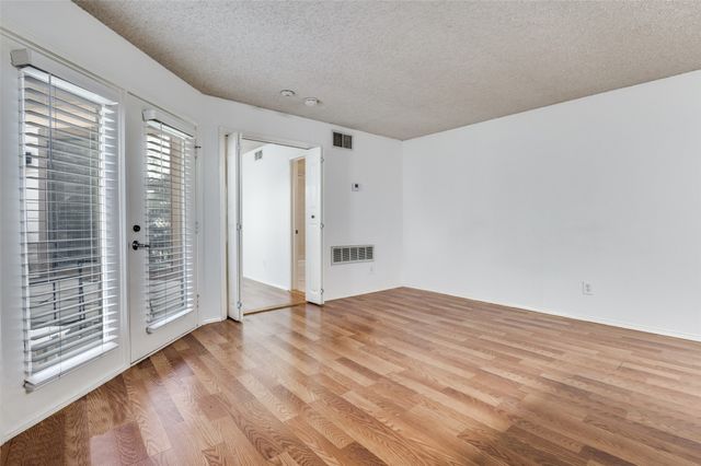 2311 Basil Drive C304, Arlington, TX 76006