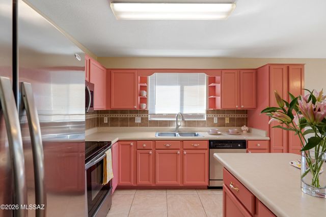 6024 S Nantac Rim Drive, Tucson, AZ 85706